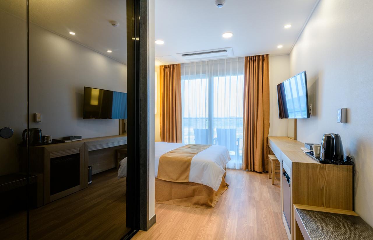 Thira Hotel Seogwipo Dış mekan fotoğraf