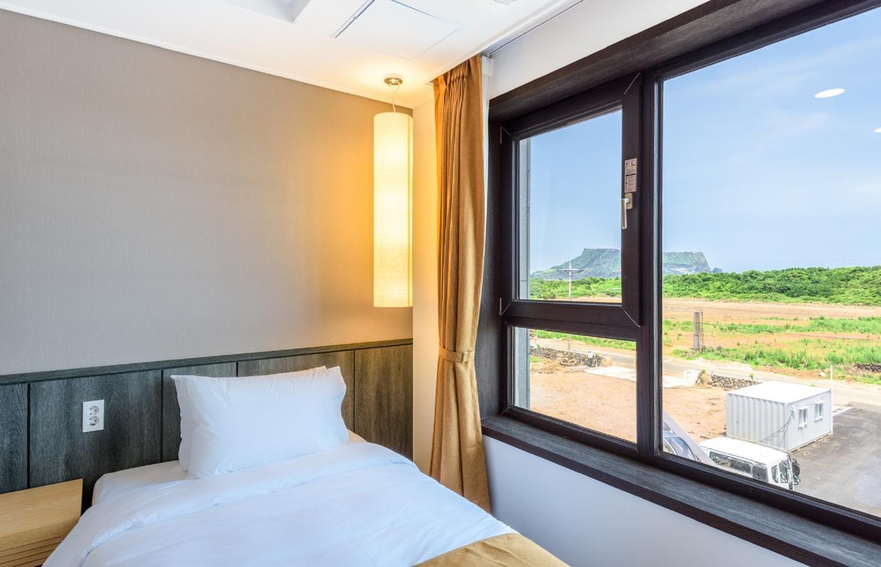 Thira Hotel Seogwipo Dış mekan fotoğraf