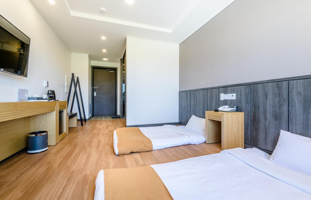 Thira Hotel Seogwipo Dış mekan fotoğraf
