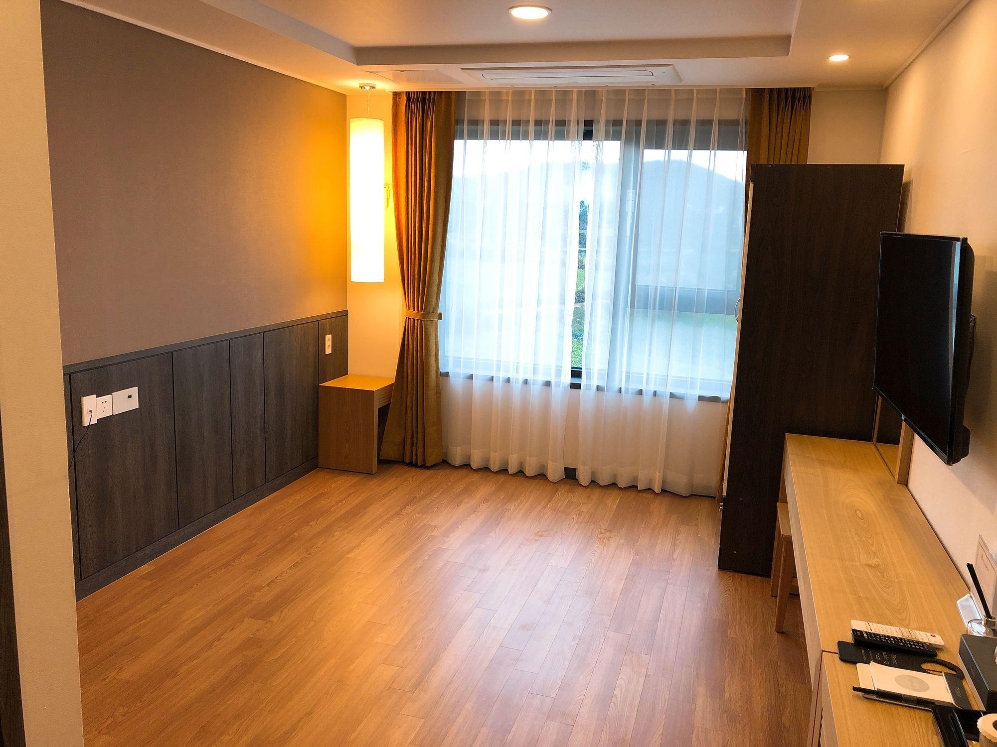 Thira Hotel Seogwipo Dış mekan fotoğraf